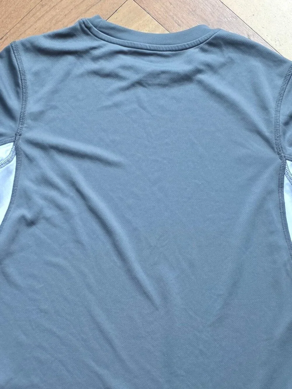 ZeroXposur Kids Gray Swim Rashguard Size M 10/12